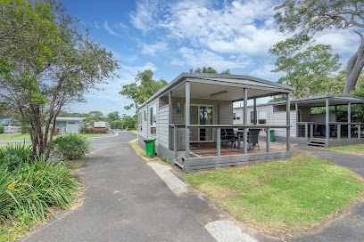 Holiday Haven Swan Lake