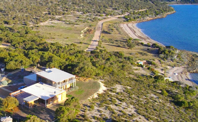Shboo Shelly Beach Lodge