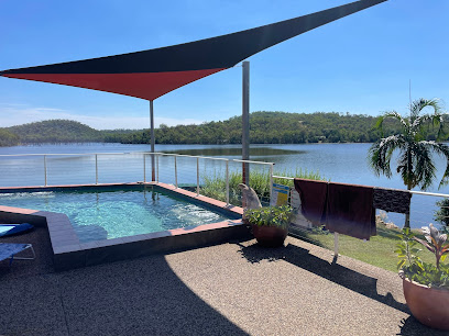 Lake Bennett Retreat